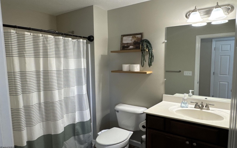 249 Woodbury Drive, Fairmont, West Virginia 26554, 3 Bedrooms Bedrooms, 7 Rooms Rooms,2 BathroomsBathrooms,Single Family Detached,For Sale,Woodbury,10162259