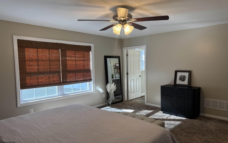 249 Woodbury Drive, Fairmont, West Virginia 26554, 3 Bedrooms Bedrooms, 7 Rooms Rooms,2 BathroomsBathrooms,Single Family Detached,For Sale,Woodbury,10162259