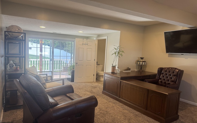 249 Woodbury Drive, Fairmont, West Virginia 26554, 3 Bedrooms Bedrooms, 7 Rooms Rooms,2 BathroomsBathrooms,Single Family Detached,For Sale,Woodbury,10162259