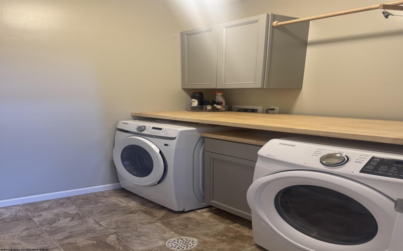 249 Woodbury Drive, Fairmont, West Virginia 26554, 3 Bedrooms Bedrooms, 7 Rooms Rooms,2 BathroomsBathrooms,Single Family Detached,For Sale,Woodbury,10162259