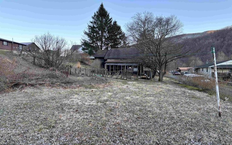 195 Railroad Street, Hambleton, West Virginia 26269, 3 Bedrooms Bedrooms, 6 Rooms Rooms,1 BathroomBathrooms,Single Family Detached,For Sale,Railroad,10162268