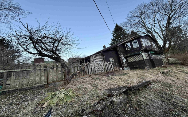 195 Railroad Street, Hambleton, West Virginia 26269, 3 Bedrooms Bedrooms, 6 Rooms Rooms,1 BathroomBathrooms,Single Family Detached,For Sale,Railroad,10162268