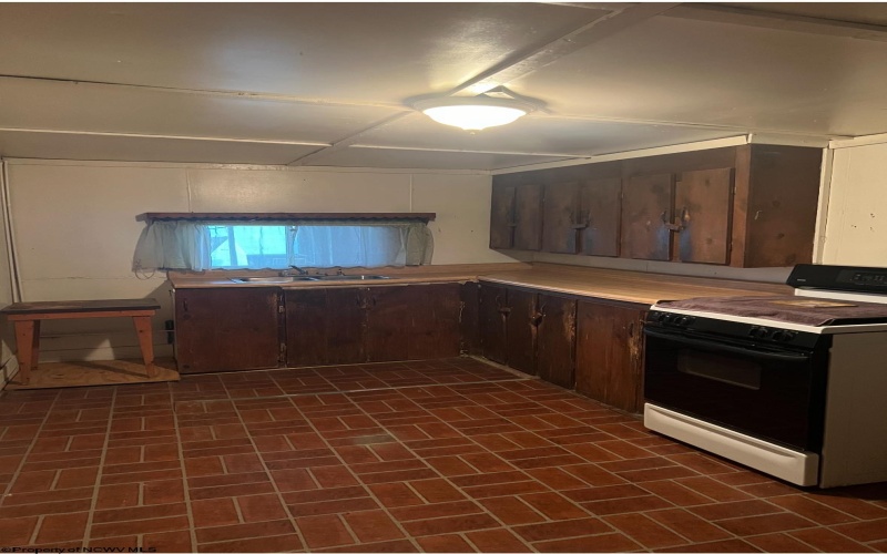 195 Railroad Street, Hambleton, West Virginia 26269, 3 Bedrooms Bedrooms, 6 Rooms Rooms,1 BathroomBathrooms,Single Family Detached,For Sale,Railroad,10162268