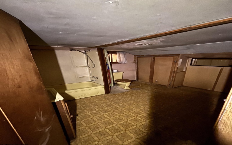 195 Railroad Street, Hambleton, West Virginia 26269, 3 Bedrooms Bedrooms, 6 Rooms Rooms,1 BathroomBathrooms,Single Family Detached,For Sale,Railroad,10162268