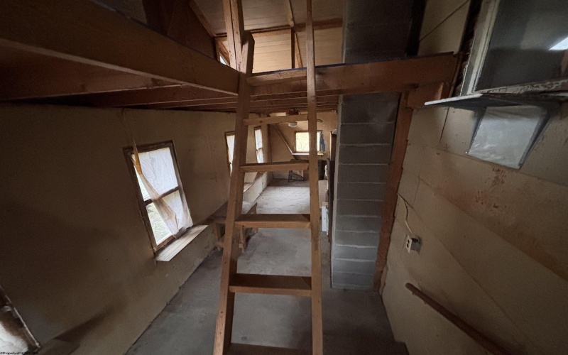 195 Railroad Street, Hambleton, West Virginia 26269, 3 Bedrooms Bedrooms, 6 Rooms Rooms,1 BathroomBathrooms,Single Family Detached,For Sale,Railroad,10162268