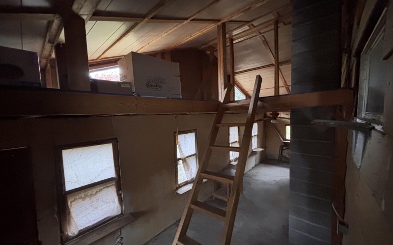 195 Railroad Street, Hambleton, West Virginia 26269, 3 Bedrooms Bedrooms, 6 Rooms Rooms,1 BathroomBathrooms,Single Family Detached,For Sale,Railroad,10162268