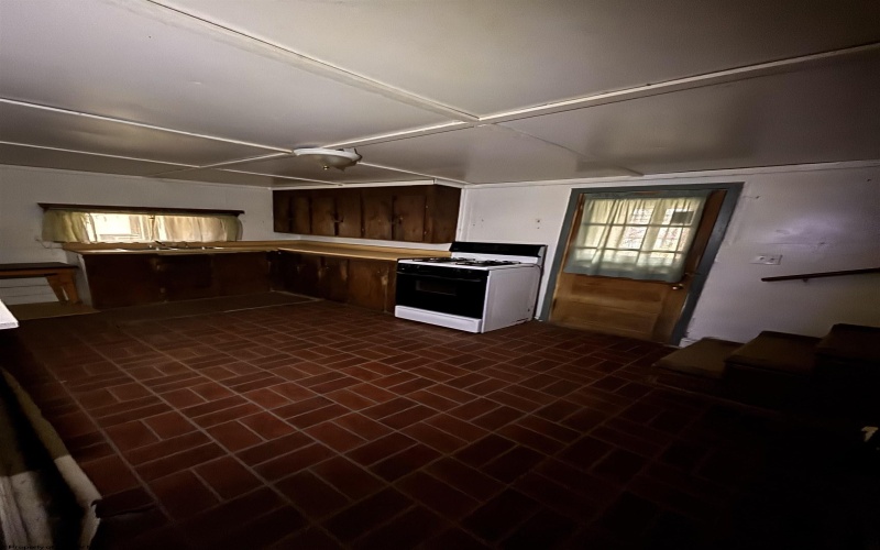 195 Railroad Street, Hambleton, West Virginia 26269, 3 Bedrooms Bedrooms, 6 Rooms Rooms,1 BathroomBathrooms,Single Family Detached,For Sale,Railroad,10162268