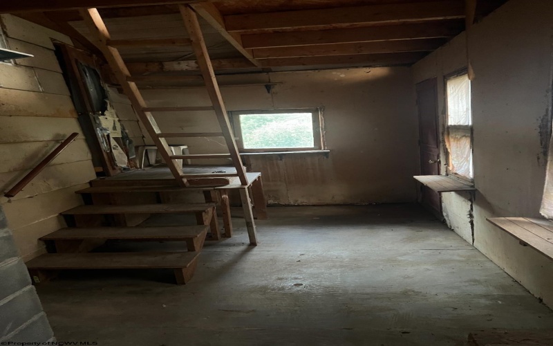 195 Railroad Street, Hambleton, West Virginia 26269, 3 Bedrooms Bedrooms, 6 Rooms Rooms,1 BathroomBathrooms,Single Family Detached,For Sale,Railroad,10162268