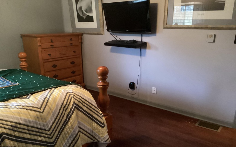 1133 Village Way, Fairmont, West Virginia 26554, 3 Bedrooms Bedrooms, 7 Rooms Rooms,2 BathroomsBathrooms,Single Family Detached,For Sale,Village,10162273