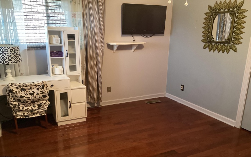 1133 Village Way, Fairmont, West Virginia 26554, 3 Bedrooms Bedrooms, 7 Rooms Rooms,2 BathroomsBathrooms,Single Family Detached,For Sale,Village,10162273