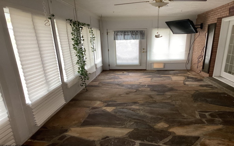 1133 Village Way, Fairmont, West Virginia 26554, 3 Bedrooms Bedrooms, 7 Rooms Rooms,2 BathroomsBathrooms,Single Family Detached,For Sale,Village,10162273