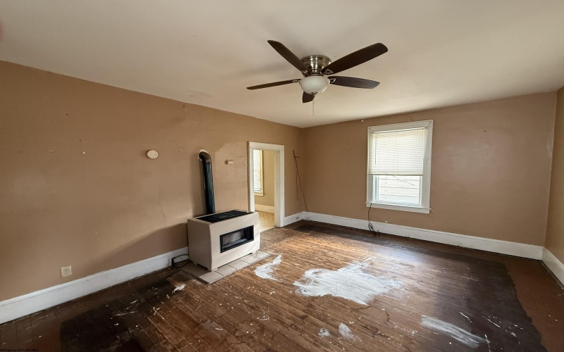 935 Kerens Avenue, Elkins, West Virginia 26241, 3 Bedrooms Bedrooms, 7 Rooms Rooms,1 BathroomBathrooms,Single Family Detached,For Sale,Kerens,10162272