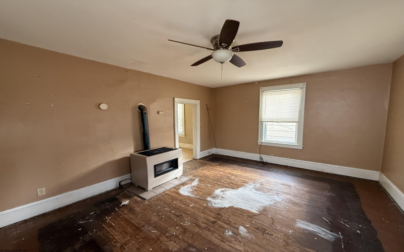 935 Kerens Avenue, Elkins, West Virginia 26241, 3 Bedrooms Bedrooms, 7 Rooms Rooms,1 BathroomBathrooms,Single Family Detached,For Sale,Kerens,10162272