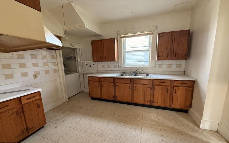 935 Kerens Avenue, Elkins, West Virginia 26241, 3 Bedrooms Bedrooms, 7 Rooms Rooms,1 BathroomBathrooms,Single Family Detached,For Sale,Kerens,10162272