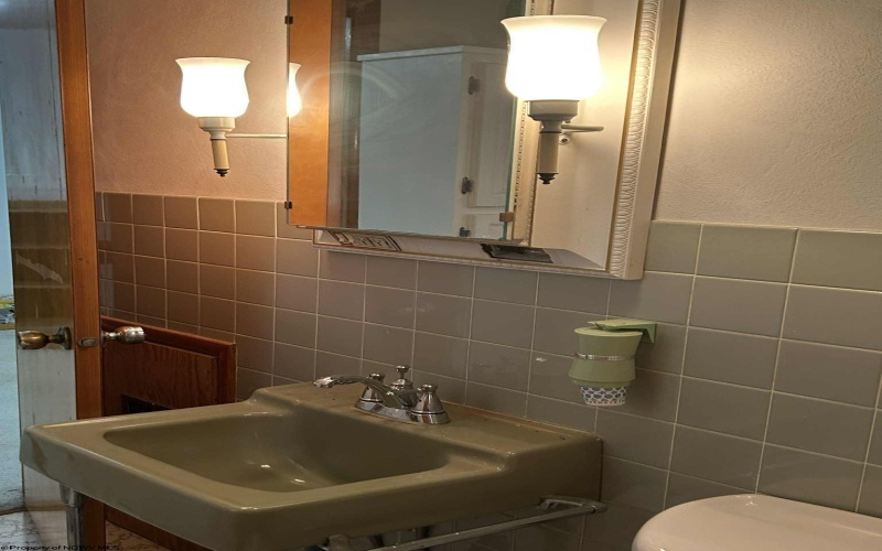 6801 Heaston Ridge Road, Rock Cave, West Virginia 26234, 4 Bedrooms Bedrooms, 7 Rooms Rooms,1 BathroomBathrooms,Single Family Detached,For Sale,Heaston Ridge,10162271 6801 Heaston Ridge Road, Rock Cave, West Virginia 26234, 4 Bedrooms Bedrooms, 7 Rooms Rooms,1 BathroomBathrooms,Single Family Detached,For Sale,Heaston Ridge,10162271