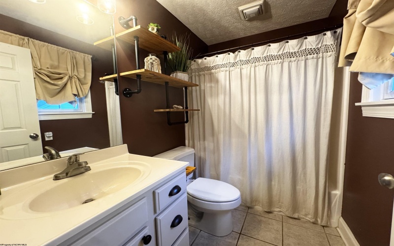 105 Ruidosa Lane, Morgantown, West Virginia 26508, 3 Bedrooms Bedrooms, 8 Rooms Rooms,2 BathroomsBathrooms,Single Family Detached,For Sale,Ruidosa,10162285