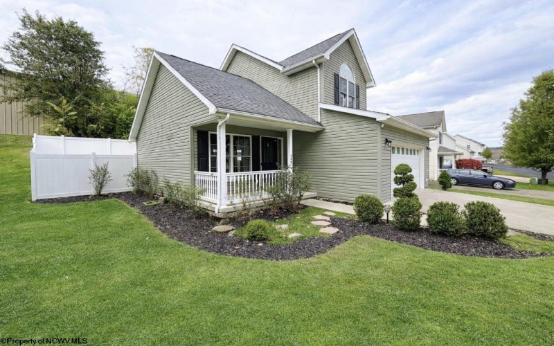 105 Ruidosa Lane, Morgantown, West Virginia 26508, 3 Bedrooms Bedrooms, 8 Rooms Rooms,2 BathroomsBathrooms,Single Family Detached,For Sale,Ruidosa,10162285