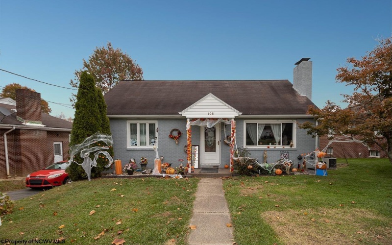 108 Cimarron Road, Clarksburg, West Virginia 26301, 2 Bedrooms Bedrooms, 5 Rooms Rooms,1 BathroomBathrooms,Single Family Detached,For Sale,Cimarron,10162281 108 Cimarron Road, Clarksburg, West Virginia 26301, 2 Bedrooms Bedrooms, 5 Rooms Rooms,1 BathroomBathrooms,Single Family Detached,For Sale,Cimarron,10162281