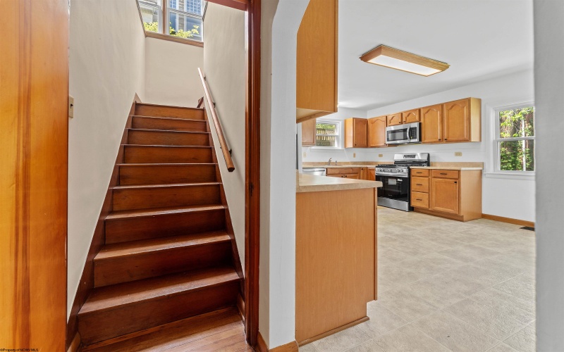 28 West Street, Westover, West Virginia 26501, 3 Bedrooms Bedrooms, 6 Rooms Rooms,1 BathroomBathrooms,Single Family Detached,For Sale,West,10159353