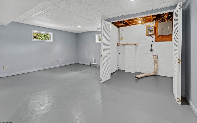 28 West Street, Westover, West Virginia 26501, 3 Bedrooms Bedrooms, 6 Rooms Rooms,1 BathroomBathrooms,Single Family Detached,For Sale,West,10159353