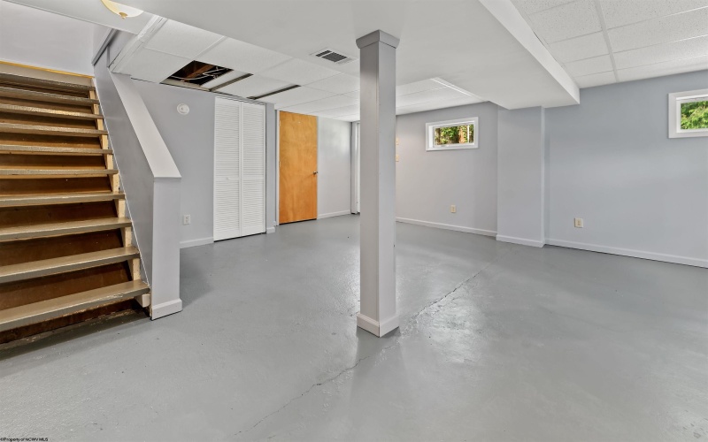 28 West Street, Westover, West Virginia 26501, 3 Bedrooms Bedrooms, 6 Rooms Rooms,1 BathroomBathrooms,Single Family Detached,For Sale,West,10159353