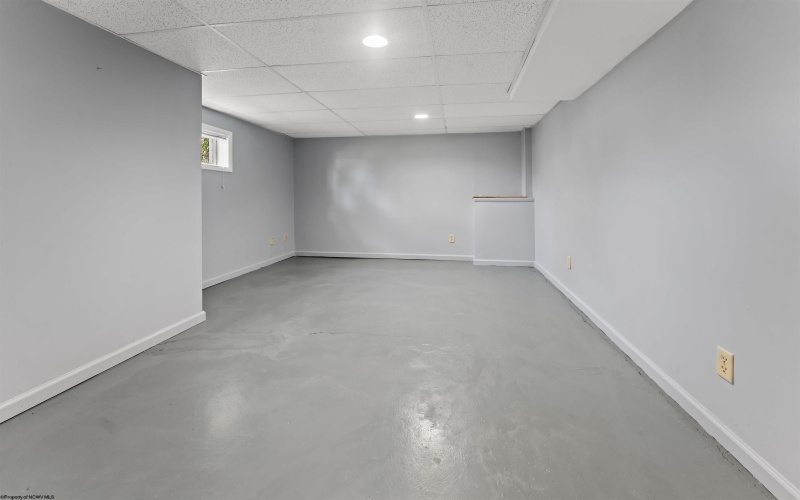 28 West Street, Westover, West Virginia 26501, 3 Bedrooms Bedrooms, 6 Rooms Rooms,1 BathroomBathrooms,Single Family Detached,For Sale,West,10159353