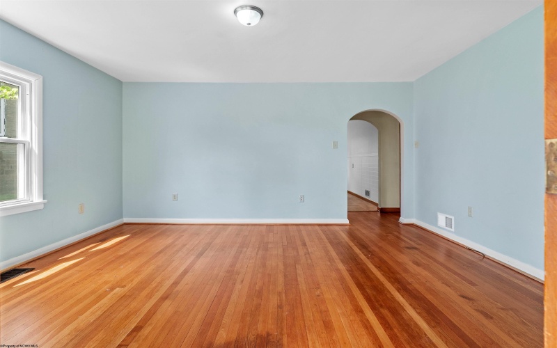 28 West Street, Westover, West Virginia 26501, 3 Bedrooms Bedrooms, 6 Rooms Rooms,1 BathroomBathrooms,Single Family Detached,For Sale,West,10159353