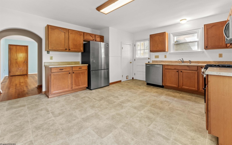 28 West Street, Westover, West Virginia 26501, 3 Bedrooms Bedrooms, 6 Rooms Rooms,1 BathroomBathrooms,Single Family Detached,For Sale,West,10159353