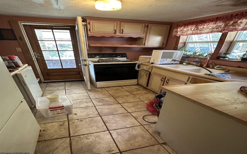 130 Otter Lane, Gassaway, West Virginia 26624, 2 Bedrooms Bedrooms, 6 Rooms Rooms,1 BathroomBathrooms,Single Family Detached,For Sale,Otter,10162293 130 Otter Lane, Gassaway, West Virginia 26624, 2 Bedrooms Bedrooms, 6 Rooms Rooms,1 BathroomBathrooms,Single Family Detached,For Sale,Otter,10162293