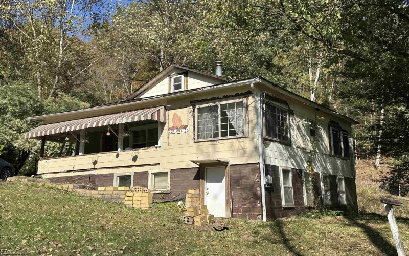 130 Otter Lane, Gassaway, West Virginia 26624, 2 Bedrooms Bedrooms, 6 Rooms Rooms,1 BathroomBathrooms,Single Family Detached,For Sale,Otter,10162293 130 Otter Lane, Gassaway, West Virginia 26624, 2 Bedrooms Bedrooms, 6 Rooms Rooms,1 BathroomBathrooms,Single Family Detached,For Sale,Otter,10162293
