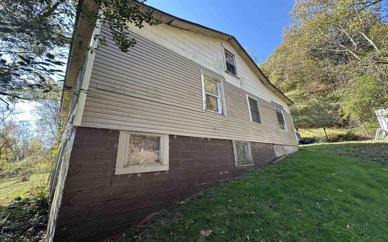 130 Otter Lane, Gassaway, West Virginia 26624, 2 Bedrooms Bedrooms, 6 Rooms Rooms,1 BathroomBathrooms,Single Family Detached,For Sale,Otter,10162293 130 Otter Lane, Gassaway, West Virginia 26624, 2 Bedrooms Bedrooms, 6 Rooms Rooms,1 BathroomBathrooms,Single Family Detached,For Sale,Otter,10162293