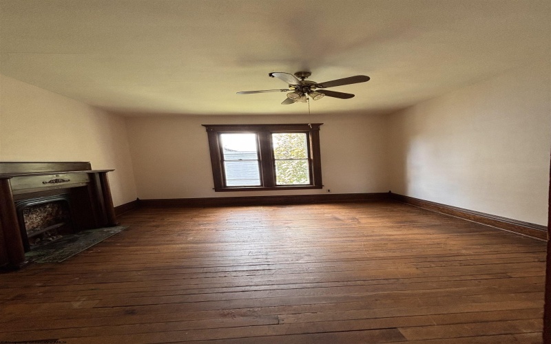 210 Brown Avenue, Belington, West Virginia 26250, 4 Bedrooms Bedrooms, 8 Rooms Rooms,1 BathroomBathrooms,Single Family Detached,For Sale,Brown,10162330 210 Brown Avenue, Belington, West Virginia 26250, 4 Bedrooms Bedrooms, 8 Rooms Rooms,1 BathroomBathrooms,Single Family Detached,For Sale,Brown,10162330