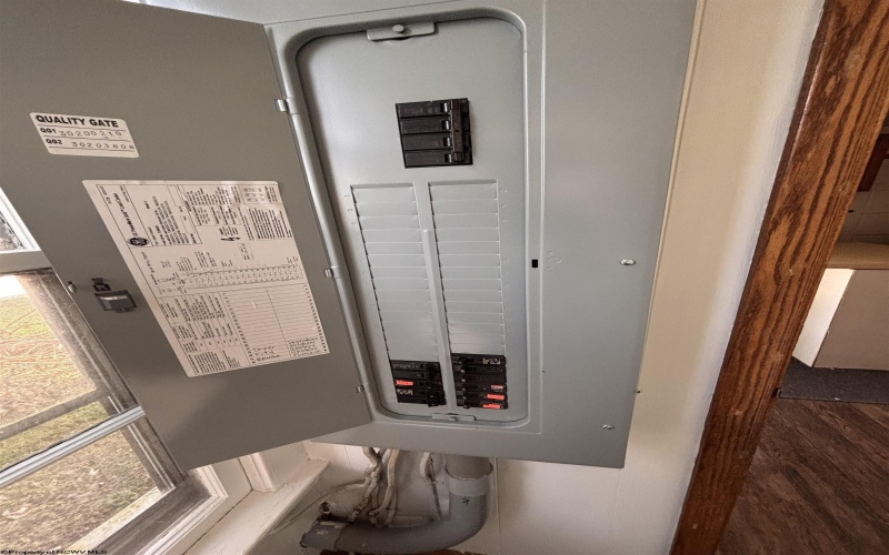 210 Brown Avenue, Belington, West Virginia 26250, 4 Bedrooms Bedrooms, 8 Rooms Rooms,1 BathroomBathrooms,Single Family Detached,For Sale,Brown,10162330 210 Brown Avenue, Belington, West Virginia 26250, 4 Bedrooms Bedrooms, 8 Rooms Rooms,1 BathroomBathrooms,Single Family Detached,For Sale,Brown,10162330