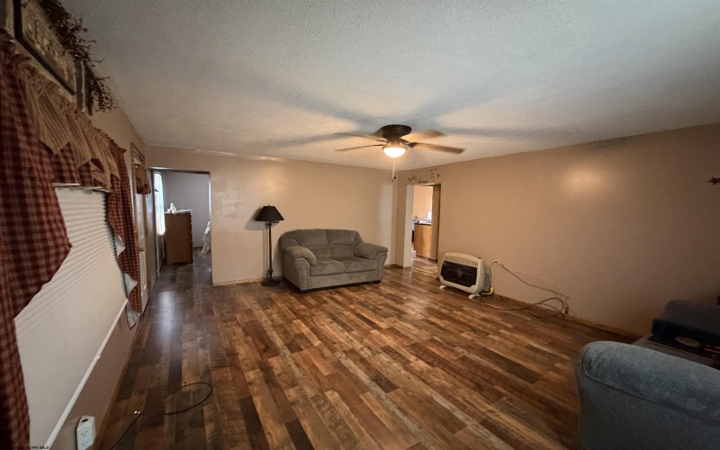 847 US Hwy 33 West, Weston, West Virginia 26452, 3 Bedrooms Bedrooms, 5 Rooms Rooms,1 BathroomBathrooms,Single Family Detached,For Sale,US Hwy 33,10162296 847 US Hwy 33 West, Weston, West Virginia 26452, 3 Bedrooms Bedrooms, 5 Rooms Rooms,1 BathroomBathrooms,Single Family Detached,For Sale,US Hwy 33,10162296