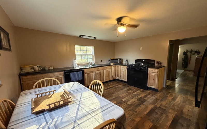 847 US Hwy 33 West, Weston, West Virginia 26452, 3 Bedrooms Bedrooms, 5 Rooms Rooms,1 BathroomBathrooms,Single Family Detached,For Sale,US Hwy 33,10162296 847 US Hwy 33 West, Weston, West Virginia 26452, 3 Bedrooms Bedrooms, 5 Rooms Rooms,1 BathroomBathrooms,Single Family Detached,For Sale,US Hwy 33,10162296