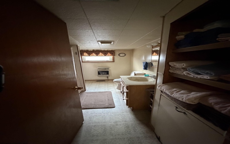 823 US Hwy 33 West, Weston, West Virginia 26452, 3 Bedrooms Bedrooms, 8 Rooms Rooms,1 BathroomBathrooms,Single Family Detached,For Sale,US Hwy 33,10162297