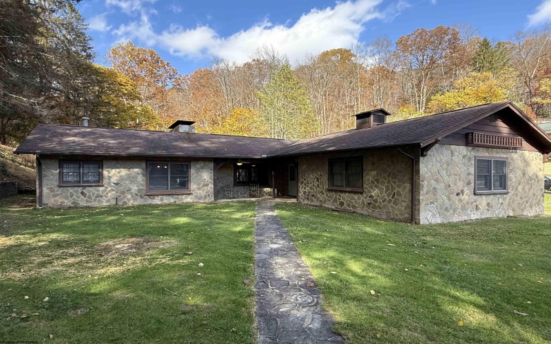 292 LAKE FLOYD Circle, Bristol, West Virginia 26426, 3 Bedrooms Bedrooms, 10 Rooms Rooms,2 BathroomsBathrooms,Single Family Detached,For Sale,LAKE FLOYD,10162299 292 LAKE FLOYD Circle, Bristol, West Virginia 26426, 3 Bedrooms Bedrooms, 10 Rooms Rooms,2 BathroomsBathrooms,Single Family Detached,For Sale,LAKE FLOYD,10162299