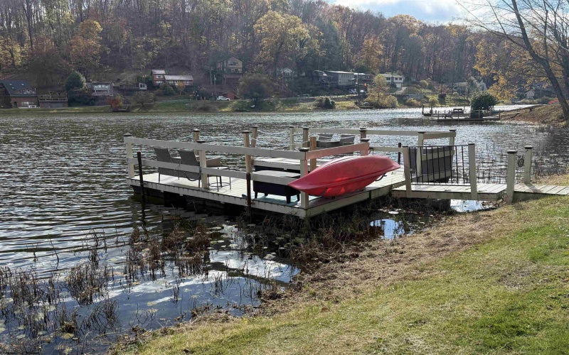 292 LAKE FLOYD Circle, Bristol, West Virginia 26426, 3 Bedrooms Bedrooms, 10 Rooms Rooms,2 BathroomsBathrooms,Single Family Detached,For Sale,LAKE FLOYD,10162299 292 LAKE FLOYD Circle, Bristol, West Virginia 26426, 3 Bedrooms Bedrooms, 10 Rooms Rooms,2 BathroomsBathrooms,Single Family Detached,For Sale,LAKE FLOYD,10162299