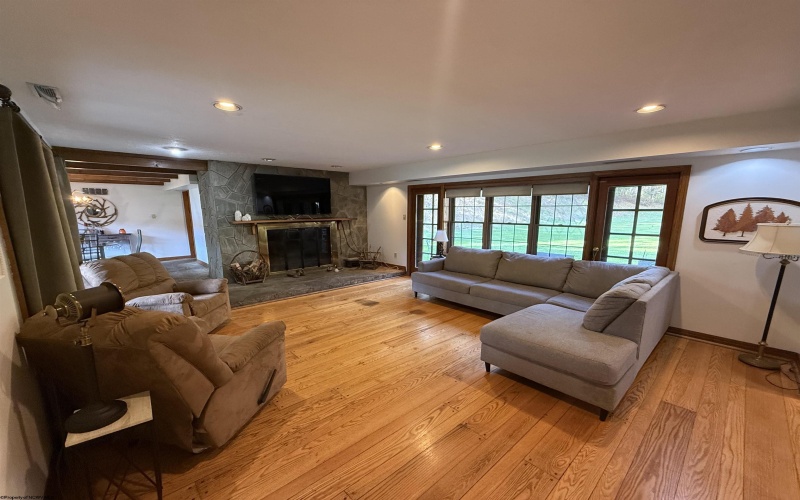 292 LAKE FLOYD Circle, Bristol, West Virginia 26426, 3 Bedrooms Bedrooms, 10 Rooms Rooms,2 BathroomsBathrooms,Single Family Detached,For Sale,LAKE FLOYD,10162299 292 LAKE FLOYD Circle, Bristol, West Virginia 26426, 3 Bedrooms Bedrooms, 10 Rooms Rooms,2 BathroomsBathrooms,Single Family Detached,For Sale,LAKE FLOYD,10162299