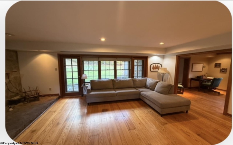 292 LAKE FLOYD Circle, Bristol, West Virginia 26426, 3 Bedrooms Bedrooms, 10 Rooms Rooms,2 BathroomsBathrooms,Single Family Detached,For Sale,LAKE FLOYD,10162299 292 LAKE FLOYD Circle, Bristol, West Virginia 26426, 3 Bedrooms Bedrooms, 10 Rooms Rooms,2 BathroomsBathrooms,Single Family Detached,For Sale,LAKE FLOYD,10162299