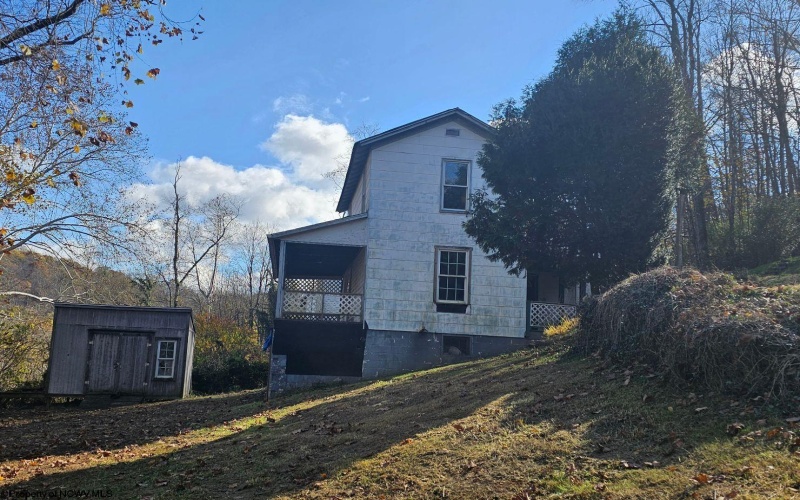 106 National Lane, Morgantown, West Virginia 26501, 3 Bedrooms Bedrooms, 5 Rooms Rooms,1 BathroomBathrooms,Single Family Detached,For Sale,National,10162301