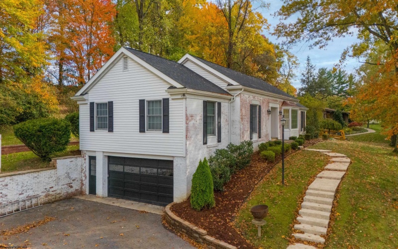 272 Lakeview Manor, Morgantown, West Virginia 26508, 3 Bedrooms Bedrooms, 7 Rooms Rooms,3 BathroomsBathrooms,Residential Rentals,For Rent,Lakeview,10162307 272 Lakeview Manor, Morgantown, West Virginia 26508, 3 Bedrooms Bedrooms, 7 Rooms Rooms,3 BathroomsBathrooms,Residential Rentals,For Rent,Lakeview,10162307