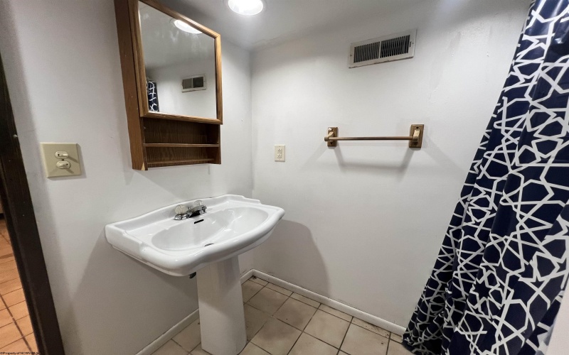 1794 Lake Floyd Circle, Bristol, West Virginia 26426-000, 2 Bedrooms Bedrooms, 5 Rooms Rooms,1 BathroomBathrooms,Single Family Detached,For Sale,Lake Floyd,10162320 1794 Lake Floyd Circle, Bristol, West Virginia 26426-000, 2 Bedrooms Bedrooms, 5 Rooms Rooms,1 BathroomBathrooms,Single Family Detached,For Sale,Lake Floyd,10162320