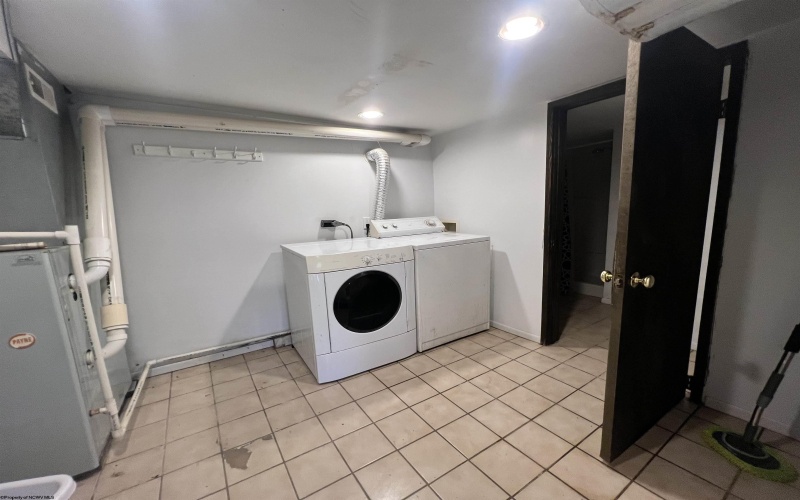 1794 Lake Floyd Circle, Bristol, West Virginia 26426-000, 2 Bedrooms Bedrooms, 5 Rooms Rooms,1 BathroomBathrooms,Single Family Detached,For Sale,Lake Floyd,10162320 1794 Lake Floyd Circle, Bristol, West Virginia 26426-000, 2 Bedrooms Bedrooms, 5 Rooms Rooms,1 BathroomBathrooms,Single Family Detached,For Sale,Lake Floyd,10162320