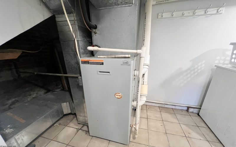 1794 Lake Floyd Circle, Bristol, West Virginia 26426-000, 2 Bedrooms Bedrooms, 5 Rooms Rooms,1 BathroomBathrooms,Single Family Detached,For Sale,Lake Floyd,10162320 1794 Lake Floyd Circle, Bristol, West Virginia 26426-000, 2 Bedrooms Bedrooms, 5 Rooms Rooms,1 BathroomBathrooms,Single Family Detached,For Sale,Lake Floyd,10162320