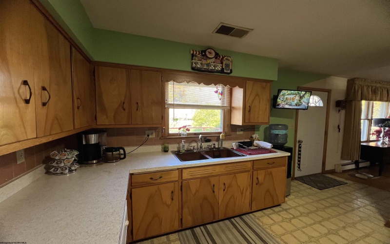 107 Valley Drive, Bridgeport, West Virginia 26330, 3 Bedrooms Bedrooms, 9 Rooms Rooms,3 BathroomsBathrooms,Single Family Detached,For Sale,Valley,10162323 107 Valley Drive, Bridgeport, West Virginia 26330, 3 Bedrooms Bedrooms, 9 Rooms Rooms,3 BathroomsBathrooms,Single Family Detached,For Sale,Valley,10162323