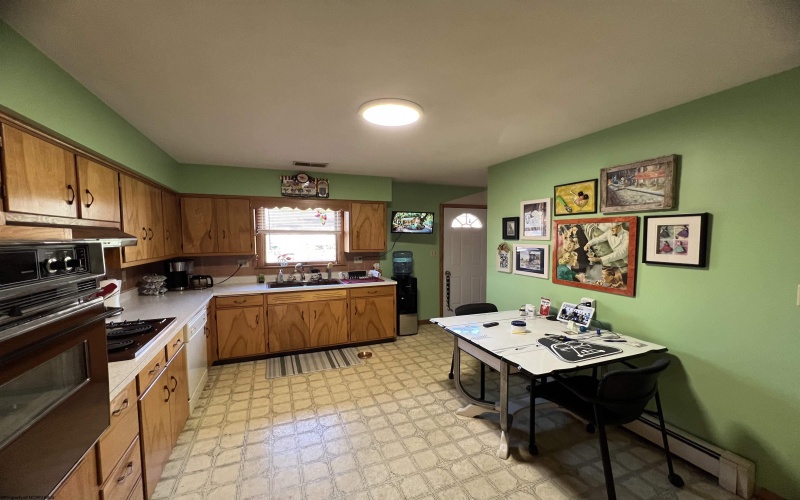 107 Valley Drive, Bridgeport, West Virginia 26330, 3 Bedrooms Bedrooms, 9 Rooms Rooms,3 BathroomsBathrooms,Single Family Detached,For Sale,Valley,10162323 107 Valley Drive, Bridgeport, West Virginia 26330, 3 Bedrooms Bedrooms, 9 Rooms Rooms,3 BathroomsBathrooms,Single Family Detached,For Sale,Valley,10162323