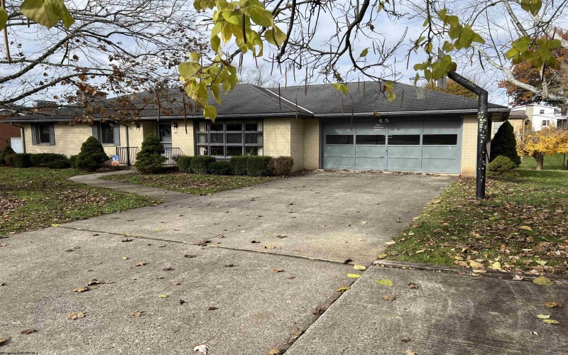 107 Valley Drive, Bridgeport, West Virginia 26330, 3 Bedrooms Bedrooms, 9 Rooms Rooms,3 BathroomsBathrooms,Single Family Detached,For Sale,Valley,10162323 107 Valley Drive, Bridgeport, West Virginia 26330, 3 Bedrooms Bedrooms, 9 Rooms Rooms,3 BathroomsBathrooms,Single Family Detached,For Sale,Valley,10162323