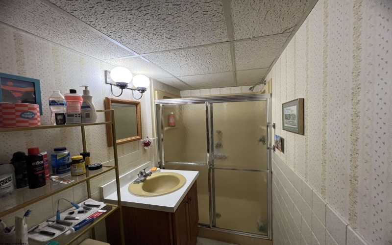 107 Valley Drive, Bridgeport, West Virginia 26330, 3 Bedrooms Bedrooms, 9 Rooms Rooms,3 BathroomsBathrooms,Single Family Detached,For Sale,Valley,10162323 107 Valley Drive, Bridgeport, West Virginia 26330, 3 Bedrooms Bedrooms, 9 Rooms Rooms,3 BathroomsBathrooms,Single Family Detached,For Sale,Valley,10162323