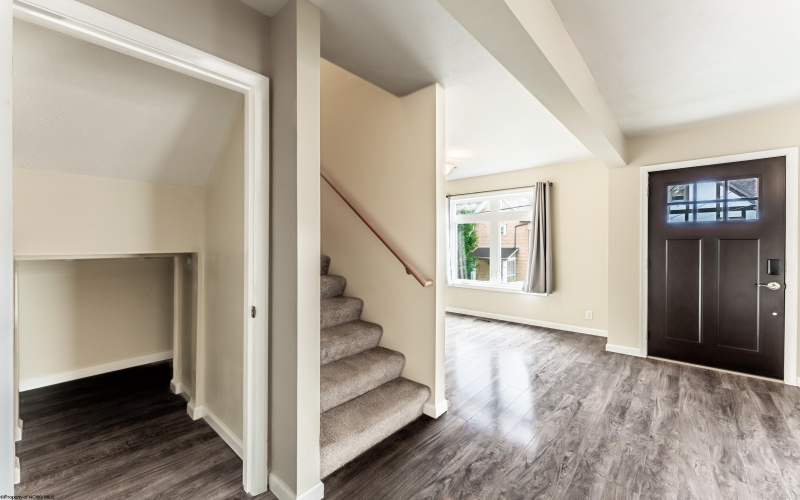 521 Grove Street, Morgantown, West Virginia 26505, 3 Bedrooms Bedrooms, 9 Rooms Rooms,2 BathroomsBathrooms,Single Family Detached,For Sale,Grove,10162304 521 Grove Street, Morgantown, West Virginia 26505, 3 Bedrooms Bedrooms, 9 Rooms Rooms,2 BathroomsBathrooms,Single Family Detached,For Sale,Grove,10162304